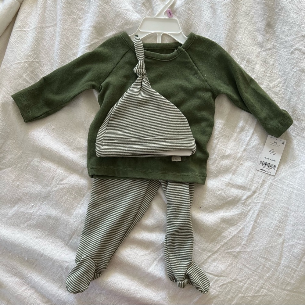 Carter’s Green Stripe Sweat Set (Hat, Sweatshirt, Pants)/ 3 Pieces/ 9 Months